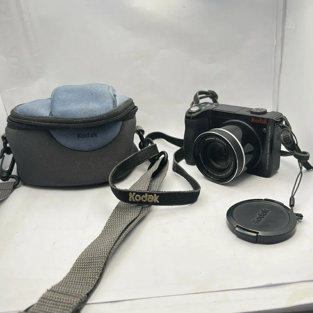 Kodak Z8612 IS Easy Share 8.1MP 12x Zoom Camera w/ Case & Charger- Works Great!